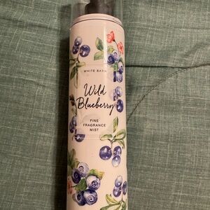 White Barn Wild Blueberry FFM— Blue/Cream